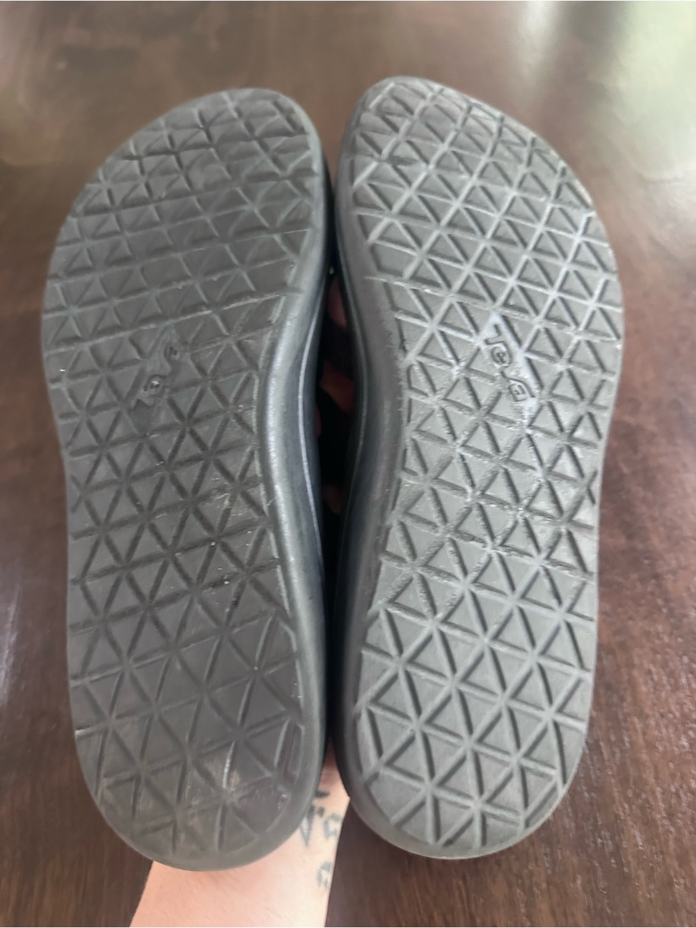 Teva Black Strappy Slide Flip Flop Sandals 8 EUC - Picture 6 of 6